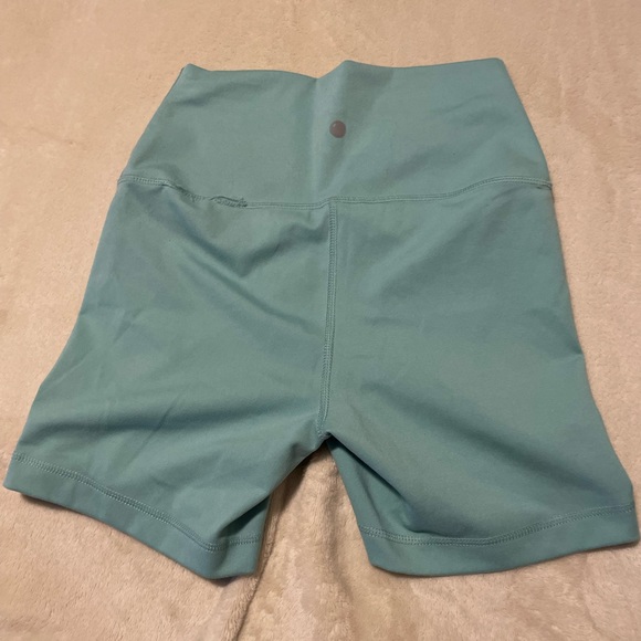 Teal Yogalicious active shorts! - Picture 2 of 4
